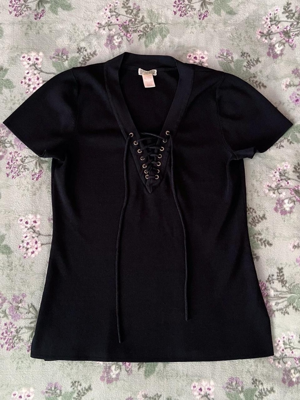 Vintage Y2K 90s Black Lace Up V-Neck Shirt 🖤